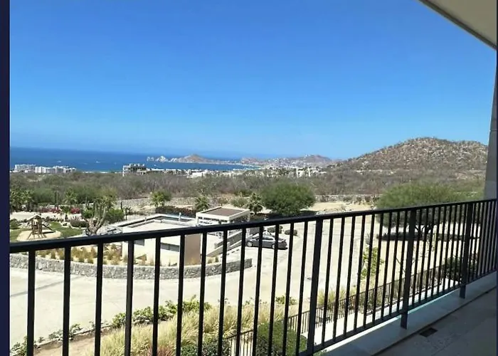 Beautiful 2-bedroom With Arch & Ocean Views