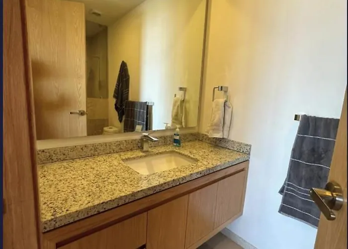 Beautiful 2-bedroom With Arch & Ocean Views Apartment *
