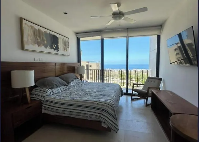 Beautiful 2-bedroom With Arch & Ocean Views Apartment *