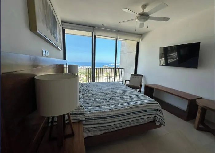 Beautiful 2-bedroom With Arch & Ocean Views Apartment