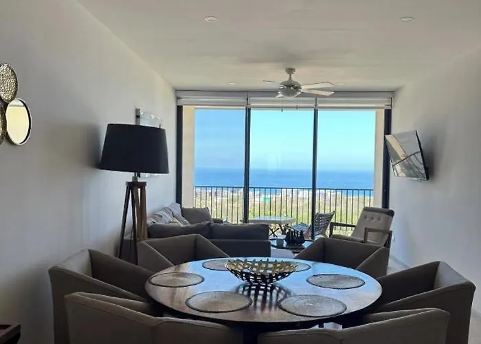Beautiful 2-bedroom With Arch & Ocean Views *